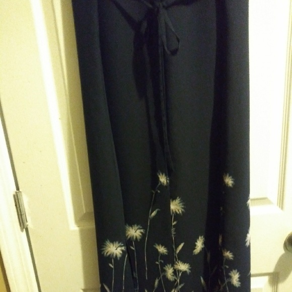 Dress - Picture 2 of 5